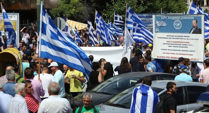 ΕΛΛΗΝΩΝ ΣΥΝΕΛΕΥΣΙΣ ΜΕΧΡΙ ΤΟ ΤΕΛΟΣ..... Η ΙΣΤΟΡΙΑ ΜΑΣ ΛΕΕΙ ΠΩΣ ΟΙ ΕΛΛΗΝΕΣ ΗΤΑΝ ΑΥΤΟΙ ΠΟΥ ΕΦΕΡΑΝ ΤΟΝ ΠΟΛΙΤΙΣΜΟ ΚΑΙ ΤΑ ΦΩΤΑ ΤΗΣ ΓΝΩΣΗΣ, ΤΩΝ ΕΠΙΣΤΗΜΩΝ ΚΑΙ ΤΩΝ ΤΕΧΝΩΝ ΣΕ ΕΤΟΥΤΟ ΤΟΝ ΠΛΑΝΗΤΗ.ΚΑΝΕΙΣ ΔΕΝ ΜΠΟΡΕΙ ΝΑ ΑΜΦΙΣΒΗΤΗΣΕΙ ΤΑ ΠΑΡΑΠΑΝΩ ΓΙΑΤΙ ΟΛΕΣ ΟΙ ΕΠΙΣΤΗΜΕΣ ΕΧΟΥΝ ΕΛΛΗΝΙΚΑ ΟΝΟΜΑΤΑ ΠΟΥ ΤΟ ΑΠΟΔΕΙΚΝΥΟΥΝ ΠΕΡΙΤΡΑΝΑ...Ο ΜΕΓΑΣ ΑΛΕΞΑΝΔΡΟΣ ΜΑΣ, ΟΠΟΥ ΠΗΓΑΙΝΕ ΕΧΤΙΖΕ ΑΛΕΞΑΝΔΡΕΙΕΣ ΚΑΙ ΑΦΗΝΕ ΠΟΛΙΤΙΣΜΟ ΣΕ ΑΠΟΛΙΤΙΣΤΟΥΣ ΚΑΙ ΒΑΡΒΑΡΟΥΣ ΛΑΟΥΣ ΠΟΥ ΣΥΝΑΝΤΟΥΣΕ ΣΤΟ ΠΕΡΑΣΜΑ ΤΟΥ....ΑΦΗΝΕ ΤΑ ΓΡΑΜΜΑΤΑ ,ΤΙΣ ΓΝΩΣΕΙΣ, ΤΙΣ ΑΞΙΕΣ ΚΑΙ ΑΡΧΕΣ ΤΩΝ ΕΛΛΗΝΩΝ ΑΝΘΡΩΠΩΝ.