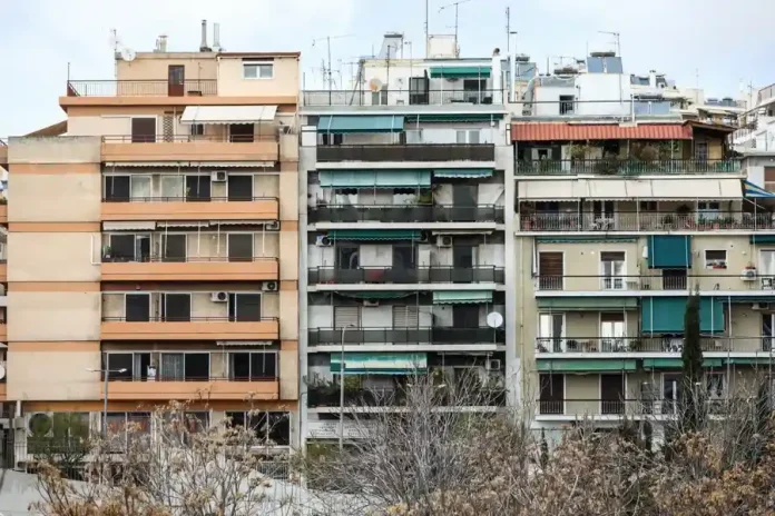 Στα ύψη οι τιμές των ενοικίων στην Ελλάδα και το 2025 ενώ οι πραγματικοί μισθοί είναι κάτω από τη… Βουλγαρία!
