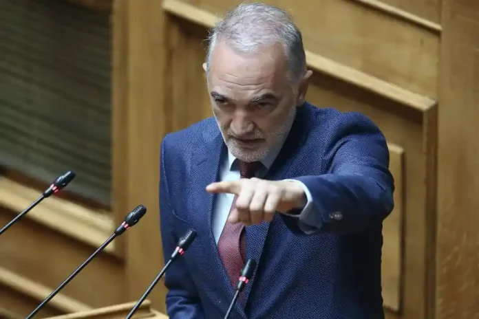 Μάριος Σαλμάς: «Ο Μητσοτάκης κλέβει τον κόσμο μέσω των καρτέλ» – Αποκαλύπτει πως αρπάζει τα χρήματα του ελληνικού λαού από το ρεύμα και τα καταναλωτικά αγαθά που πωλούνται στο σούπερ μάρκετ