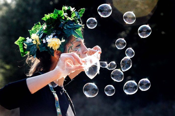bubble-show-xwra-3 ΦΟΥΣΚΕΣ ΠΑΝΤΟΥ, ΧΙΛΙΑΔΕΣ ΦΟΥΣΚΕΣ