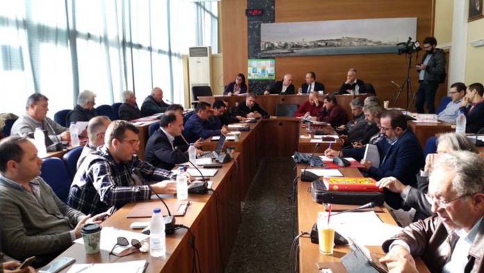 ΒΛΕΠΟΥΜΕ:ΥΠΟΨΗΦΙΟΥΣ ΝΕΟΥΣ ΑΛΛΟΥΣ ΑΔΑΕΙΣ ΓΙΑ ΤΟ ΤΙ ΣΥΜΒΑΙΝΕΙ ΜΕ ΚΑΛΗ ΠΡΟΘΕΣΗ... ΑΛΛΟΥΣ ΠΑΛΙΕΣ ΚΑΡΑΒΑΝΕΣ ΠΟΥ ΞΕΡΟΥΝ ΠΟΛΥ ΚΑΛΑ ΤΟ ΤΙ ΓΙΝΕΤΑΙ ΑΛΛΑ ΚΑΝΟΥΝ ΤΟΝ ΚΙΝΕΖΟ... ΚAI ΣΤΙΣ ΔΥΟ ΠΕΡΙΠΤΩΣΕΙΣ ΑΡΕΣΚΟΝΤΑΙ ΣΤΙΣ ΚΟΝΤΡΕΣ ΚΑΙ ΣΤΑ ΕΡΓΑ ΤΩΝ ΝΥΝ ΚΑΙ ΤΩΝ ΠΡΩΙΝ ΠΡΟΣΠΑΘΩΝΤΑΣ ΝΑ ΣΥΛΛΕΞΟΥΝ ΨΗΦΟΥΣ ΓΙΑ ΠΟΙΟΥΣ? ΓΙΑ ΤΙΣ ΤΡΑΠΕΖΕΣ ΚΑΙ ΤΟΥΣ ΔΑΝΕΙΣΤΕΣ... ΣΤΗΡΙΖΟΝΤΑΣ ΠΟΙΟΥΣ? ΤΟΥΣ ΑΛΛΟΓΕΝΕΙΣ ΑΝΘΕΛΛΗΝΕΣ ΤΗΣ ΒΟΥΛΗΣ ΠΟΥ ΑΦΑΝΙΖΟΥΝ ΤΟΝ ΕΛΛΗΝΑ ΚΑΙ ΚΑΘΕ ΤΙ ΕΛΛΗΝΙΚΟ ΜΕ ΣΥΝΟΠΤΙΚΕΣ ΔΙΑΔΙΚΑΣΙΕΣ?