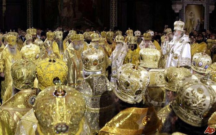 img10654_5b16eed0583f071f8eae9364da9eef74 « Όταν ήρθαν οι ιεραπόστολοι, οι Αφρικανοί είχαν τη γη και οι ιεραπόστολοι κρατούσαν τη Βίβλο. Μας έμαθαν να προσευχόμαστε με τα μάτια κλειστά. Όταν τα ανοίξαμε, εκείνοι είχαν τη γη κι εμείς κρατούσαμε τη Βίβλο. »