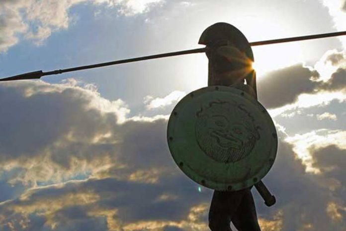 ΑΥΤΟ ΠΟΥ ΔΕΝ ΜΠΟΡΕΣΕ ΝΑ ΚΑΤΑΛΑΒΕΙ Ο ΕΦΙΑΛΤΗΣ, ΕΙΝΑΙ ΠΩΣ ΜΕ ΤΗΝ ΠΡΟΔΟΣΙΑ ΤΟΥ, ΕΚΑΝΕ ΤΗΝ ΔΟΞΑ ΤΟΥ ΛΕΩΝΙΔΑ ΚΑΙ ΤΩΝ ΘΕΡΜΟΠΥΛΟΜΑΧΩΝ ΠΙΟ ΜΕΓΑΛΗ ΚΑΙ ΛΑΜΠΡΗ!!