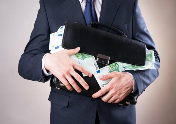 Βασιλεύει η διαφθορά, λένε Εισαγγελέας και Ελεγκτής Βασιλεύει η διαφθορά, λένε Εισαγγελέας και Ελεγκτής