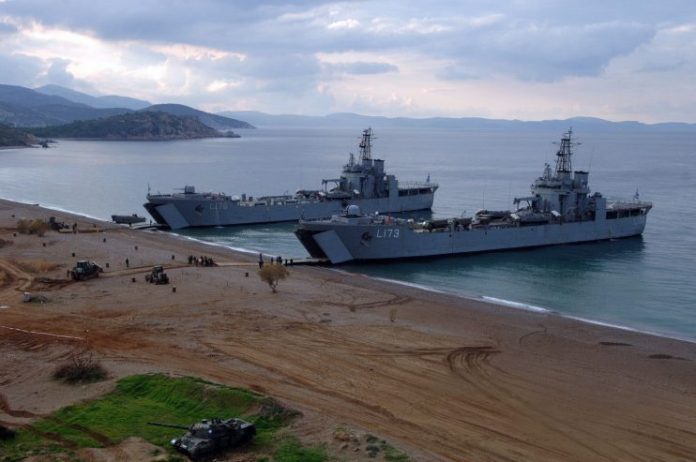 Κακοκαιρία – Δύο αρματαγωγά στη Σάμο για την προσωρινή φιλοξενία 1.000 ατόμων