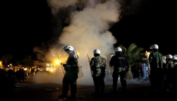 Κάηκαν σπίτια από οργανωμένους λαθρομετανάστες Κάηκαν σπίτια από οργανωμένους λαθρομετανάστες