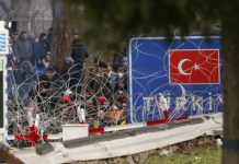 Εβρος: Οι Τούρκοι συλλαμβάνουν μαζικά ξένους δημοσιογράφους Εβρος: Οι Τούρκοι συλλαμβάνουν μαζικά ξένους δημοσιογράφους