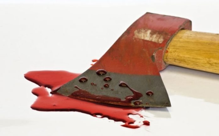 ΕΙΣΕΒΑΛΛΕ ΜΕ ΤΣΕΚΟΥΡΙ ΣΤΗΝ ΕΦΟΡΙΑ....