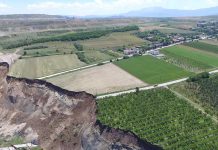 ΕΣΩΣΕ ΚΟΣΜΟ ΚΑΙ ΚΟΣΜΑΚΗ ΚΑΙ ΤΩΡΑ Η ΔΕΗ ΤΟΝ ΤΡΕΧΕΙ ΣΤΑ ΔΙΚΑΣΤΗΡΙΑ! ΕΣΩΣΕ ΚΟΣΜΟ ΚΑΙ ΚΟΣΜΑΚΗ ΚΑΙ ΤΩΡΑ Η ΔΕΗ ΤΟΝ ΤΡΕΧΕΙ ΣΤΑ ΔΙΚΑΣΤΗΡΙΑ!