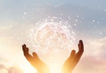 Η ΥΓΕΙΑ ΙΔΙΩΤΙΚΟΠΟΙΕΙΤΑΙ ΜΕ ΔΙΑΤΑΓΕΣ ΚΑΙ ΝΟΜΟΥΣ ΤΗΣ ΤΡΟΙΚΑ Η ΥΓΕΙΑ ΙΔΙΩΤΙΚΟΠΟΙΕΙΤΑΙ ΜΕ ΔΙΑΤΑΓΕΣ ΚΑΙ ΝΟΜΟΥΣ ΤΗΣ ΤΡΟΙΚΑ