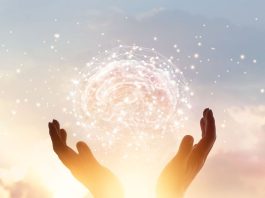 Η ΥΓΕΙΑ ΙΔΙΩΤΙΚΟΠΟΙΕΙΤΑΙ ΜΕ ΔΙΑΤΑΓΕΣ ΚΑΙ ΝΟΜΟΥΣ ΤΗΣ ΤΡΟΙΚΑ