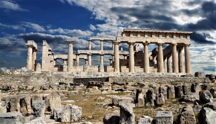 Η ΒΑΣΗ ΤΗΣ ΚΟΙΝΩΝΙΑΣ