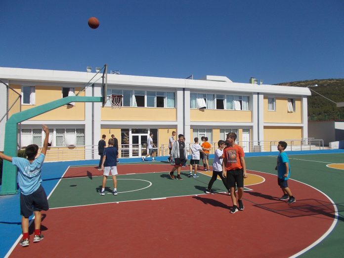 ΣΤΙΣ ΜΕΡΕΣ ΜΑΣ ΔΕΝ ΥΠΑΡΧΕΙ ΣΩΣΤΟΣ ΣΧΟΛΙΚΟΣ ΑΘΛΗΤΙΣΜΟΣ ΣΤΙΣ ΜΕΡΕΣ ΜΑΣ ΔΕΝ ΥΠΑΡΧΕΙ ΣΩΣΤΟΣ ΣΧΟΛΙΚΟΣ ΑΘΛΗΤΙΣΜΟΣ