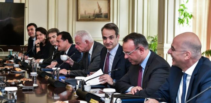 ΟΙ ΠΟΛΙΤΙΚΟΙ ΔΕΝ ΕΡΓΑΖΟΝΤΑΙ ΓΙΑ ΤΟ ΣΥΜΦΕΡΟΝ ΜΑΣ ΟΙ ΠΟΛΙΤΙΚΟΙ ΔΕΝ ΕΡΓΑΖΟΝΤΑΙ ΓΙΑ ΤΟ ΣΥΜΦΕΡΟΝ ΜΑΣ