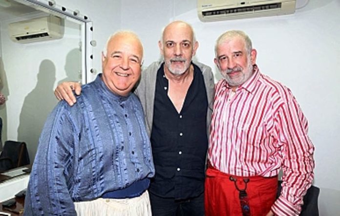 ΑΡΟΝ ΑΡΟΝ ΣΤΑΥΡΩΣΟΝ ΑΥΤΟΥΣ ! 