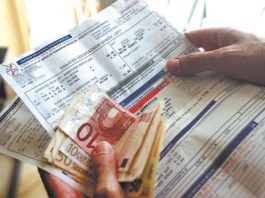 Η ΔΕΗ κόβει το ρεύμα σε 582.000 νοικοκυριά…