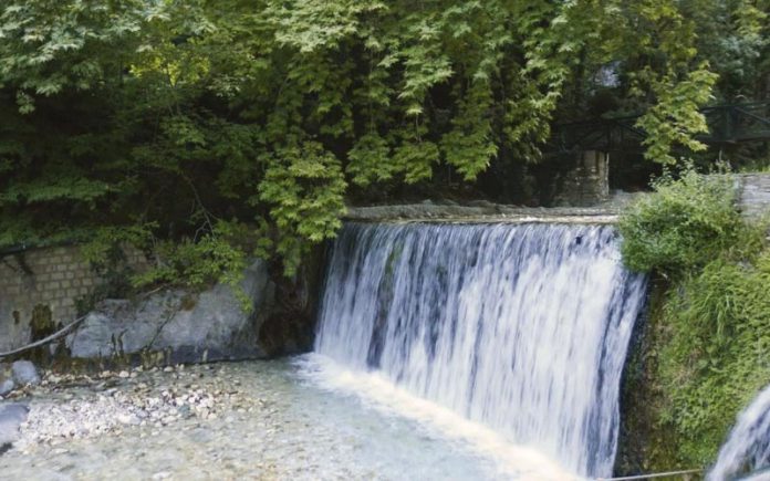 Η ΑΝΩΝΥΜΗ ΕΤΑΙΡΙΑ ΙΑΜΑΤΙΚΕΣ ΠΗΓΕΣ ΕΛΛΑΔΑΣ (ΜΕΡΟΣ Β) Η ΑΝΩΝΥΜΗ ΕΤΑΙΡΙΑ ΙΑΜΑΤΙΚΕΣ ΠΗΓΕΣ ΕΛΛΑΔΑΣ (ΜΕΡΟΣ Β)