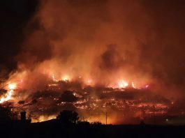Μεγάλη φωτιά κοντά σε βιοτεχνίες στον Ασπρόπυργο – Έκλεισε η Αττική Οδός (βίντεο)
