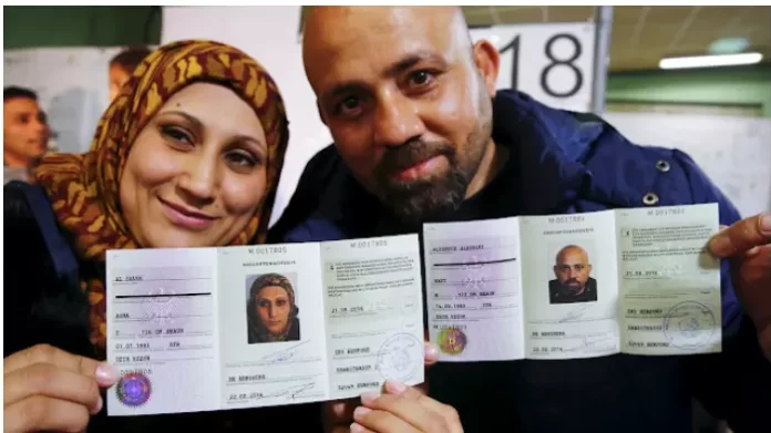 Η ΜΕΓΑΛΗ ΑΝΤΙΚΑΤΑΣΤΑΣΗ ..... ΣΥΝΤΟΜΑ ΚΑΙ ΣΤΗΝ ΕΛΛΑΔΑ