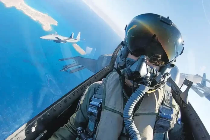 Διώχνουν νύχτα 100 αεροπόρους εν αναμονή θερμού συμβάντος με Τουρκία Διώχνουν νύχτα 100 αεροπόρους εν αναμονή θερμού συμβάντος με Τουρκία