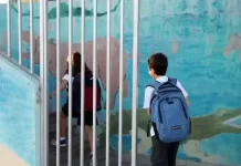 Απόφαση Πώς θα λειτουργήσουν σχολεία και φροντιστήρια από Δευτέρα -Κορονοϊός Βγήκε η απόφαση για το πώς θα λειτουργήσουν τα σχολεία και τα φροντιστήρια. Αναλυτικά η λειτουργία των εκπαιδευτικών μονάδων κατά την έναρξη του σχολικού έτους 2022-2023, τι ισχύει για μάσκες, rapid test και ανεμβολίαστους.