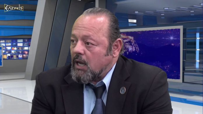 ΕΙΜΑΙ ΕΔΩ ΓΙΑ ΝΑ ΣΥΜΦΩΝΗΣΟΥΝ ΑΥΤΟΙ ΜΑΖΙ ΜΟΥ