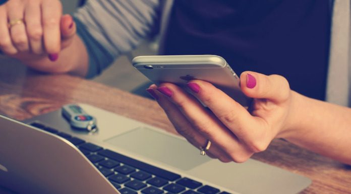 Τα κινητά τηλέφωνα μπορούν να προκαλέσουν όγκους καρκίνου του εγκεφάλου; Πόσες ώρες κάνεις ημερήσια χρήση; Τα κινητά τηλέφωνα μπορούν να προκαλέσουν όγκους καρκίνου του εγκεφάλου; Πόσες ώρες κάνεις ημερήσια χρήση;