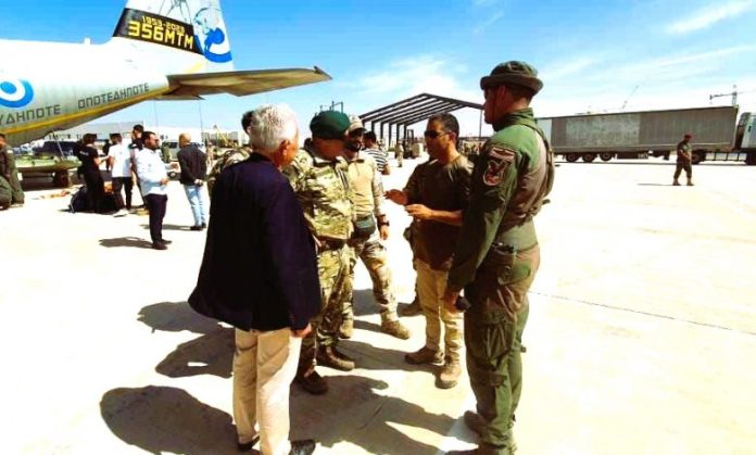 Προσγειώθηκε στην Λιβύη το ελληνικό C-130 με ανθρωπιστική βοήθεια Προσγειώθηκε στην Λιβύη το ελληνικό C-130 με ανθρωπιστική βοήθεια