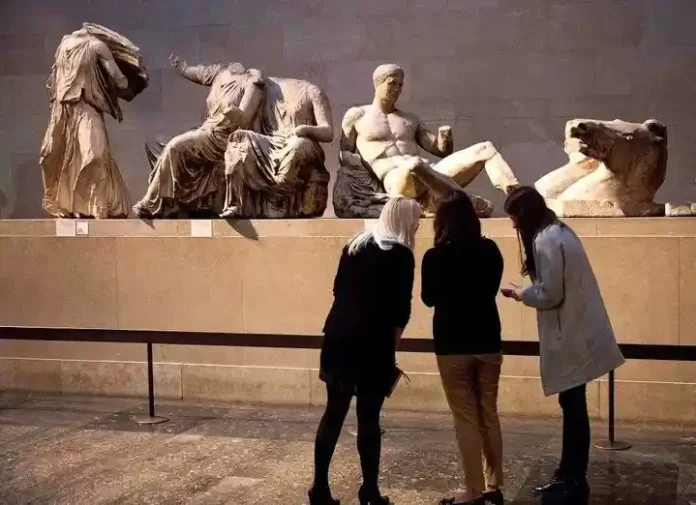 ΤΑ ΓΛΥΠΤΑ ΚΑΙ Η ΟΣΜΗ ΤΗΣ ΑΠΟΙΚΙΟΚΡΑΤΙΑΣ