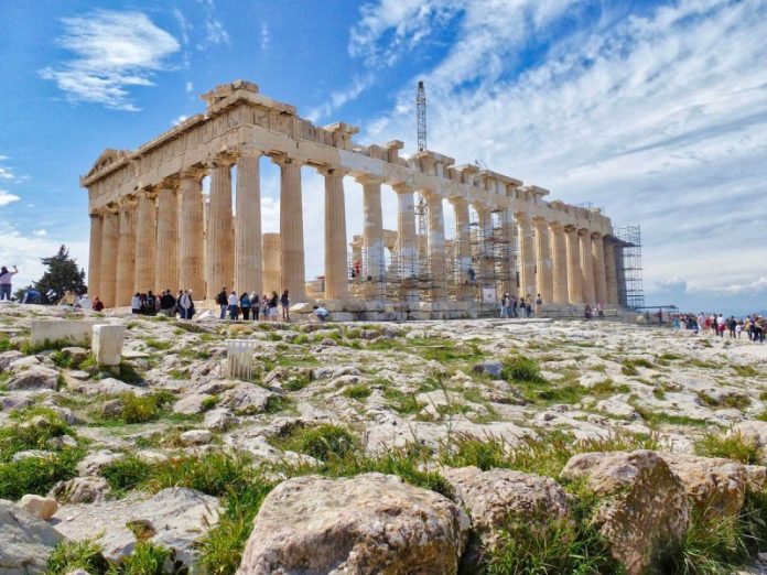 Στα χέρια ιδιωτών το ταμείο της Ακρόπολης με σφραγίδα Μενδώνη