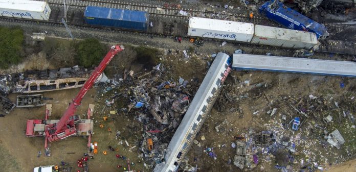 Καταγγελία πυρονόμου της Πυροσβεστικής στην Εισαγγελία Λάρισας:Υπήρξανε αφόρητες πιέσεις και απειλές εις βάρος μου για να υπογράψω την έκθεση αυτοψίας!!