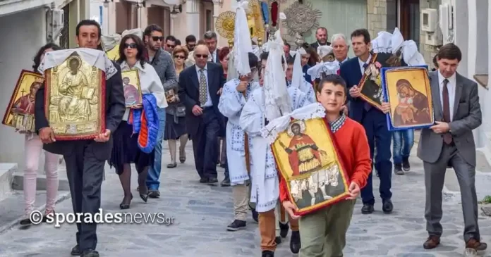 ΣΤΟΥΣ ΧΑΙΡΕΤΙΣΜΟΥΣ ΚΑΙ ΤΗΝ ΚΥΡΙΑΚΗ ΤΗΣ ΟΡΘΟΔΟΞΙΑΣ ... Ο ΣΗΜΕΡΙΝΟΣ ΕΛΛΗΝΑΣ ΑΝΑΘΕΜΑΤΙΖΕΙ ΜΑΖΙ ΜΕ ΤΑ ΠΑΙΔΙΑ ΤΟΥ ΤΟΝ ΕΑΥΤΟ ΤΟΥ ΚΑΙ ΤΟΥΣ ΠΡΟΓΟΝΟΥΣ ΤΟΥΣ....