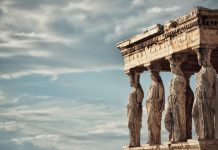 Η Ελλάδα χώρα της χρονιάς από τον economist