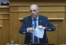 Ο υποκριτής Κ. Βελόπουλος:Πρώτα υπογράφει και ύστερα «σκίζει συμφωνίες» Ο υποκριτής Κ. Βελόπουλος:Πρώτα υπογράφει και ύστερα «σκίζει συμφωνίες»
