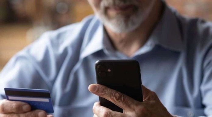 Ηράκλειο: Θύμα τηλεφωνικής απάτης 58χρονος επιχειρηματίας – Πώς του «άρπαξαν» 45.000 ευρώ Ηράκλειο: Θύμα τηλεφωνικής απάτης 58χρονος επιχειρηματίας – Πώς του «άρπαξαν» 45.000 ευρώ