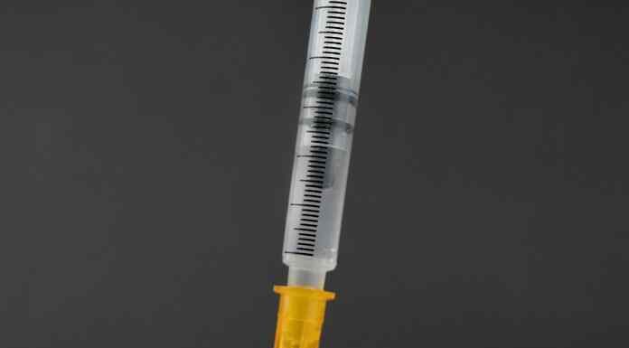 Η AstraZeneca αποσύρει παγκοσμίως το εμβόλιο κατά του Covid-19 μετά την παραδοχή ότι προκαλεί παρενέργειες Η AstraZeneca αποσύρει παγκοσμίως το εμβόλιο κατά του Covid-19 μετά την παραδοχή ότι προκαλεί παρενέργειες!