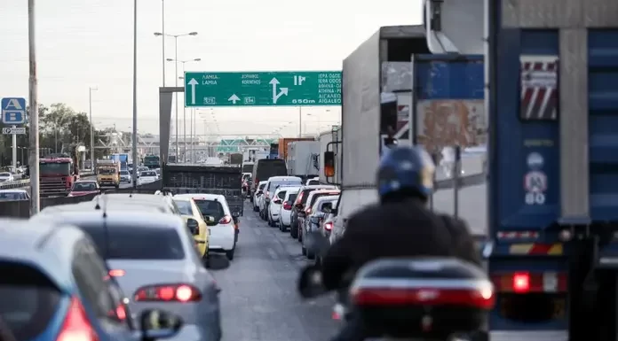 Υποχρεωτικά κάμερα σε κάθε ΙΧ, θα «σκανάρει» το πρόσωπο του οδηγού Υποχρεωτικά κάμερα σε κάθε ΙΧ, θα «σκανάρει» το πρόσωπο του οδηγού