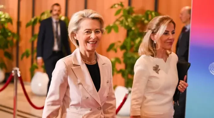 Η μάχη ξεκινά… μετά τις Ευρωεκλογές 2024: To «παζάρι» για την προεδρία της Κομισιόν και το χρονοδιάγραμμα Η μάχη ξεκινά... μετά τις Ευρωεκλογές 2024: To «παζάρι» για την προεδρία της Κομισιόν και το χρονοδιάγραμμα