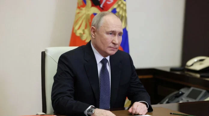 Β.Πούτιν: «Τουλάχιστον 30 Ρώσοι δημοσιογράφοι σκοτώθηκαν στη σύγκρουση στην Ουκρανία» Β.Πούτιν: «Τουλάχιστον 30 Ρώσοι δημοσιογράφοι σκοτώθηκαν στη σύγκρουση στην Ουκρανία»