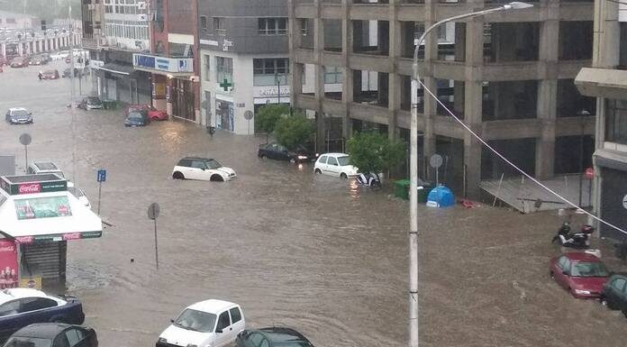 Θεσσαλονίκη: Καταιγίδες μετέτρεψαν δρόμους “Ξανά” σε χειμάρρους (βίντεο) Θεσσαλονίκη: Ξαφνικές καταιγίδες μετέτρεψαν δρόμους σε χειμάρρους (βίντεο)