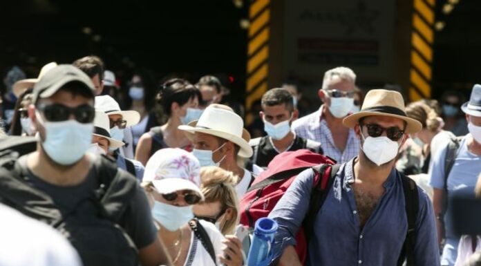 Ξέσπασμα ξαφνικίτιδας τουριστών στην Ελλάδα!Τι συμβαίνει? Ξέσπασμα ξαφνικίτιδας τουριστών στην Ελλάδα!Τι συμβαίνει?