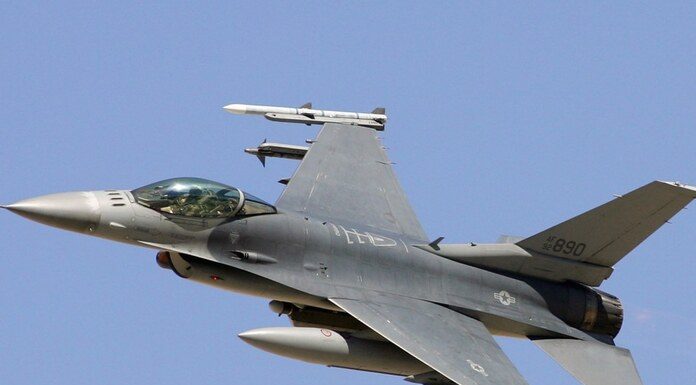 Η Ρωσία Προσφέρει 1 εκατομμύριο ευρώ σε όποιον Ουκρανό πιλότο παραδώσει αεροσκάφος F-16 Η Ρωσία Προσφέρει 1 εκατομμύριο ευρώ σε όποιον Ουκρανό πιλότο παραδώσει αεροσκάφος F-16