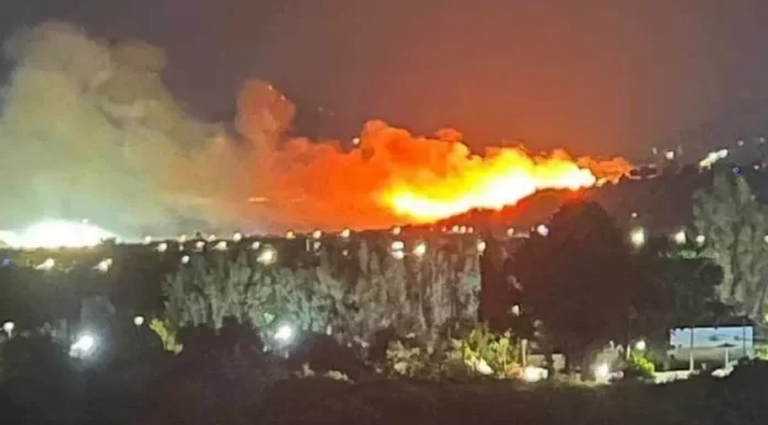 Μαφιόζικες τακτικές: Απειλούν μάρτυρα πυροσβέστη με απόταξη επειδή έχει καταθέσει για λάθη και παραλείψεις των ανωτέρων του για τη φωτιά στη Ρόδο! Μαφιόζικες τακτικές: Απειλούν μάρτυρα πυροσβέστη με απόταξη επειδή έχει καταθέσει για λάθη και παραλείψεις των ανωτέρων του για τη φωτιά στη Ρόδο!