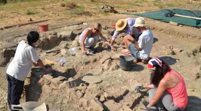 Σπουδαία αρχαιολογική ανακάλυψη στην Κύπρο – Βρέθηκε ναός 4.000 ετών Σπουδαία αρχαιολογική ανακάλυψη στην Κύπρο – Βρέθηκε ναός 4.000 ετών