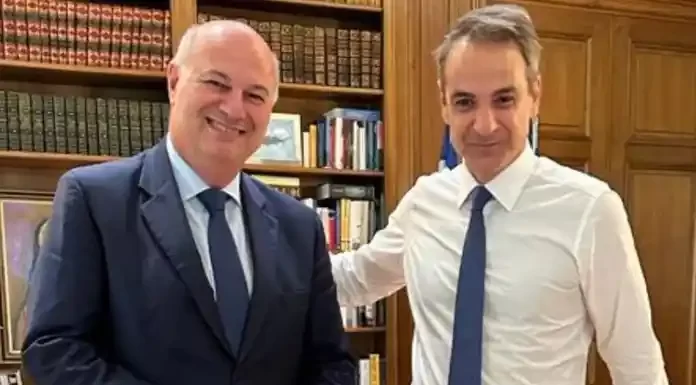 Αφού πρώτα «έπνιξαν» τη Θεσσαλία τώρα την καλύπτουν με τεράστια φωτοβολταϊκά πάρκα – Οδηγούν την χώρα στην ασιτία και στην προώθηση των εντόμων Αφού πρώτα «έπνιξαν» τη Θεσσαλία τώρα την καλύπτουν με τεράστια φωτοβολταϊκά πάρκα – Οδηγούν την χώρα στην ασιτία και στην προώθηση των εντόμων