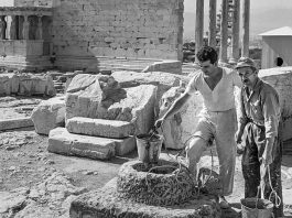 Η ΑΡΧΑΙΑ ΔΕΞΑΜΕΝΗ ΝΕΡΟΥ ΣΤΗΝ ΑΚΡΟΠΟΛΗ Η ΑΡΧΑΙΑ ΔΕΞΑΜΕΝΗ ΝΕΡΟΥ ΣΤΗΝ ΑΚΡΟΠΟΛΗ