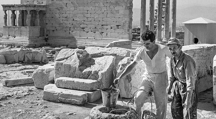 Η ΑΡΧΑΙΑ ΔΕΞΑΜΕΝΗ ΝΕΡΟΥ ΣΤΗΝ ΑΚΡΟΠΟΛΗ Η ΑΡΧΑΙΑ ΔΕΞΑΜΕΝΗ ΝΕΡΟΥ ΣΤΗΝ ΑΚΡΟΠΟΛΗ