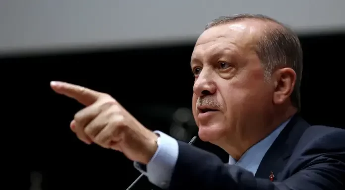 Ο Ερντογάν απειλεί με πόλεμο το Ισραήλ αν εισβάλει στο Λίβανο Ο Ερντογάν απειλεί με πόλεμο το Ισραήλ αν εισβάλει στο Λίβανο