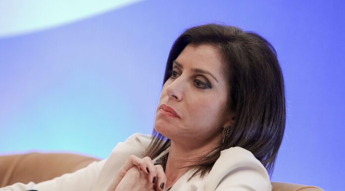 ΠΑΛΙ ΕΜΕΙΣ ΟΙ ΦΟΡΟΛΟΓΟΥΜΕΝΟΙ ΠΛΗΡΩΝΟΥΜΕ ΤΑ ΣΚΑΝΔΑΛΑ ΤΩΝ ΚΥΒΕΡΝΗΤΙΚΩΝ. Ε.ΣΥ ΜΠΟΡΕΙΣ ΝΑ ΤΟ ΑΛΛΑΞΕΙΣ ΜΕ ΤΗΝ Ε.ΣΥ. ΠΑΛΙ ΕΜΕΙΣ ΟΙ ΦΟΡΟΛΟΓΟΥΜΕΝΟΙ ΠΛΗΡΩΝΟΥΜΕ ΤΑ ΣΚΑΝΔΑΛΑ ΤΩΝ ΚΥΒΕΡΝΗΤΙΚΩΝ. Ε.ΣΥ ΜΠΟΡΕΙΣ ΝΑ ΤΟ ΑΛΛΑΞΕΙΣ ΜΕ ΤΗΝ Ε.ΣΥ.