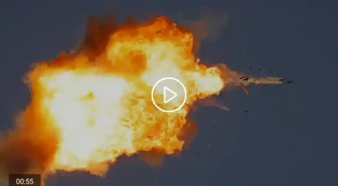 Η Χεζμπολάχ εκτοξεύει εκατοντάδες ρουκέτες κατά του Ισραήλ ως αντίποινα Η Χεζμπολάχ εκτοξεύει εκατοντάδες ρουκέτες κατά του Ισραήλ ως αντίποινα